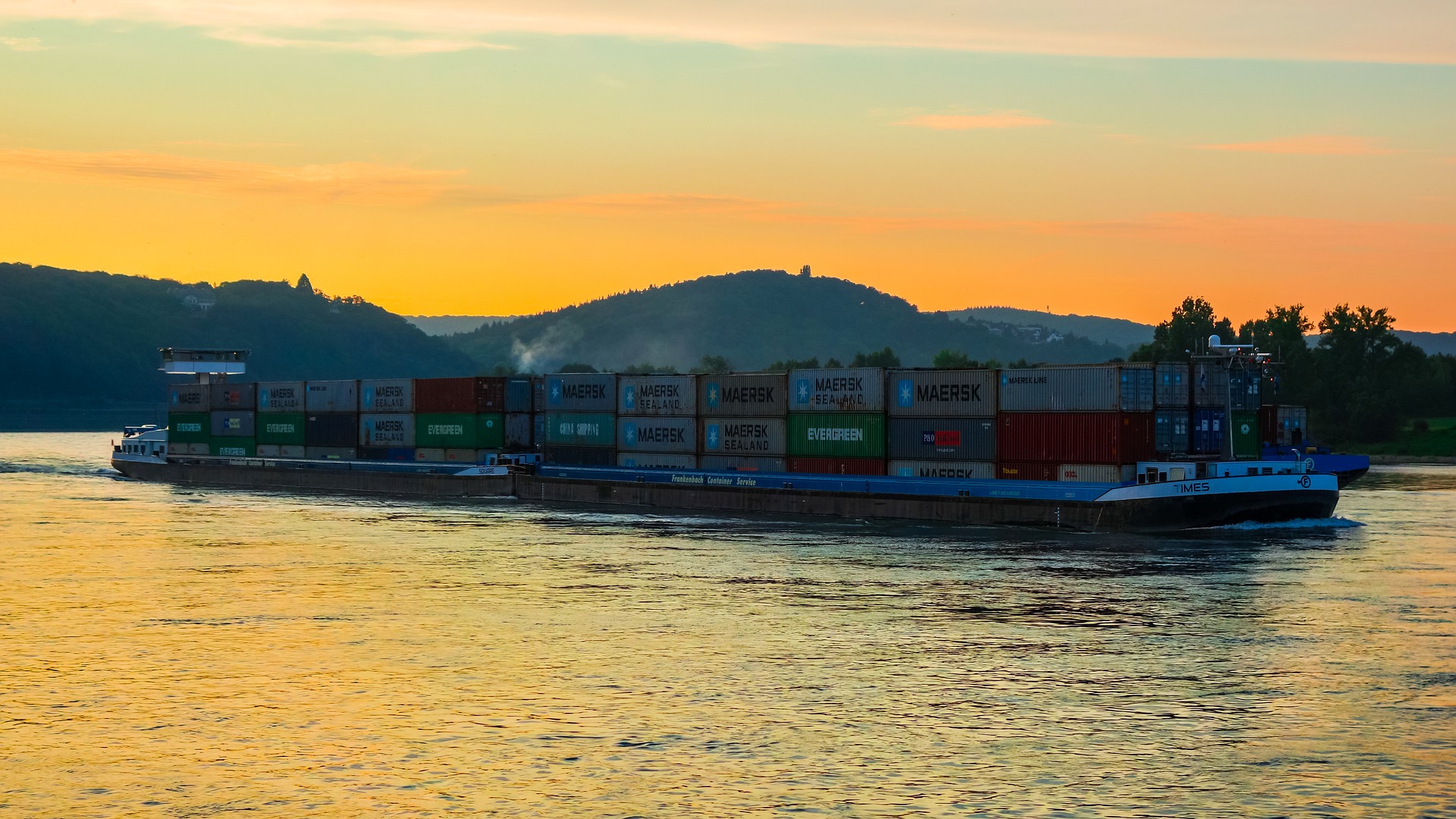 ’s Werelds grootste containerschip terug van eerste reis naar Europa