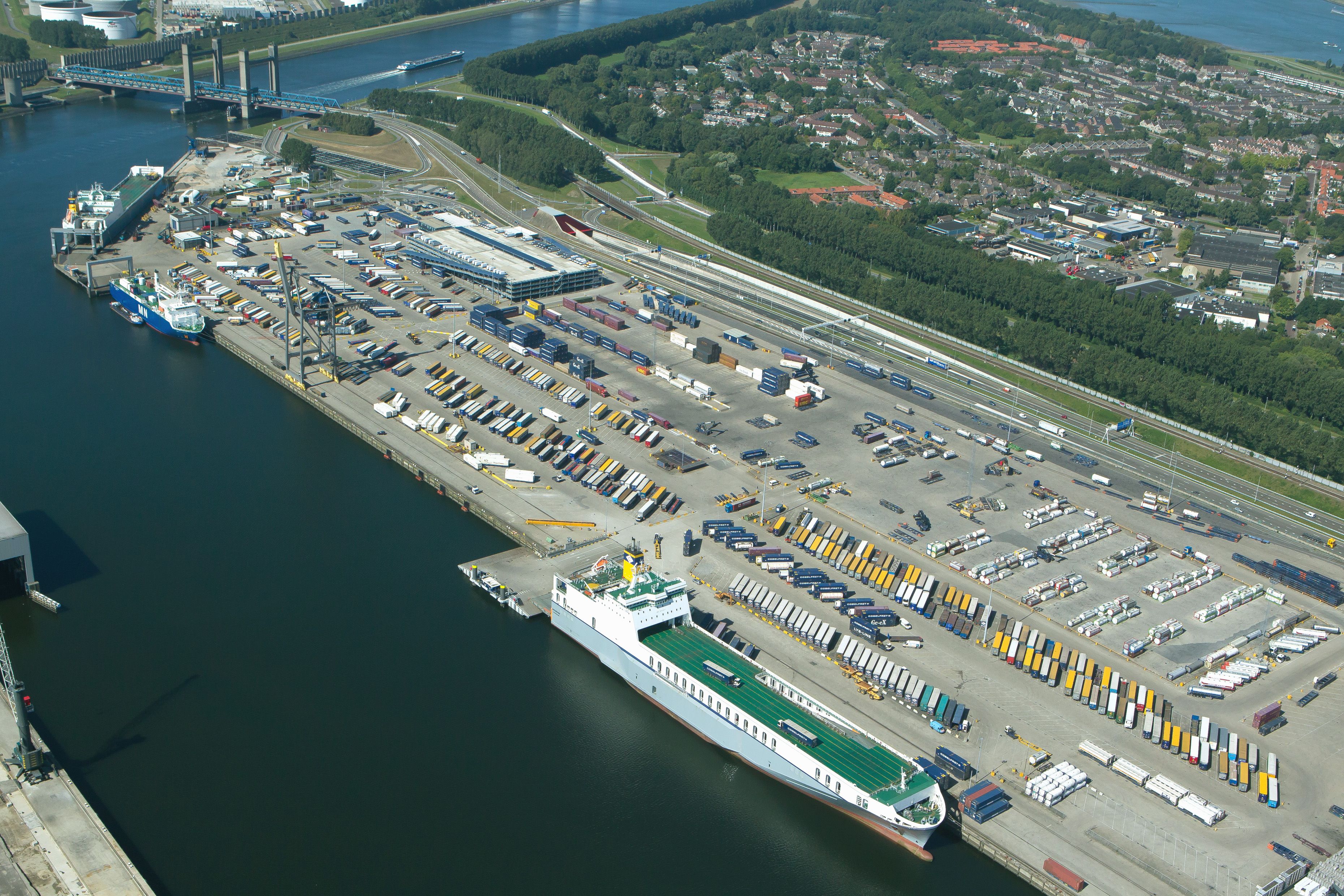 Rotterdamse%20haven%20breidt%20RoRo netwerk%20uit%20%23haven%20%23zeevracht